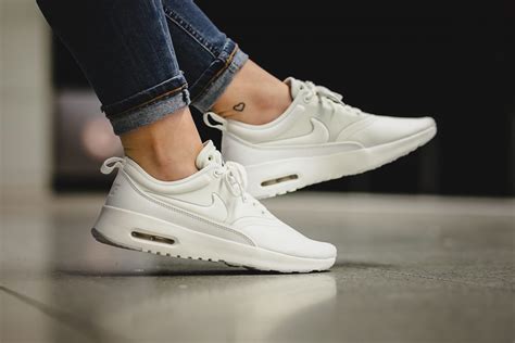 nike air max thea weiß 37.5|Nike: White Air Max Thea Premium Sneakers .